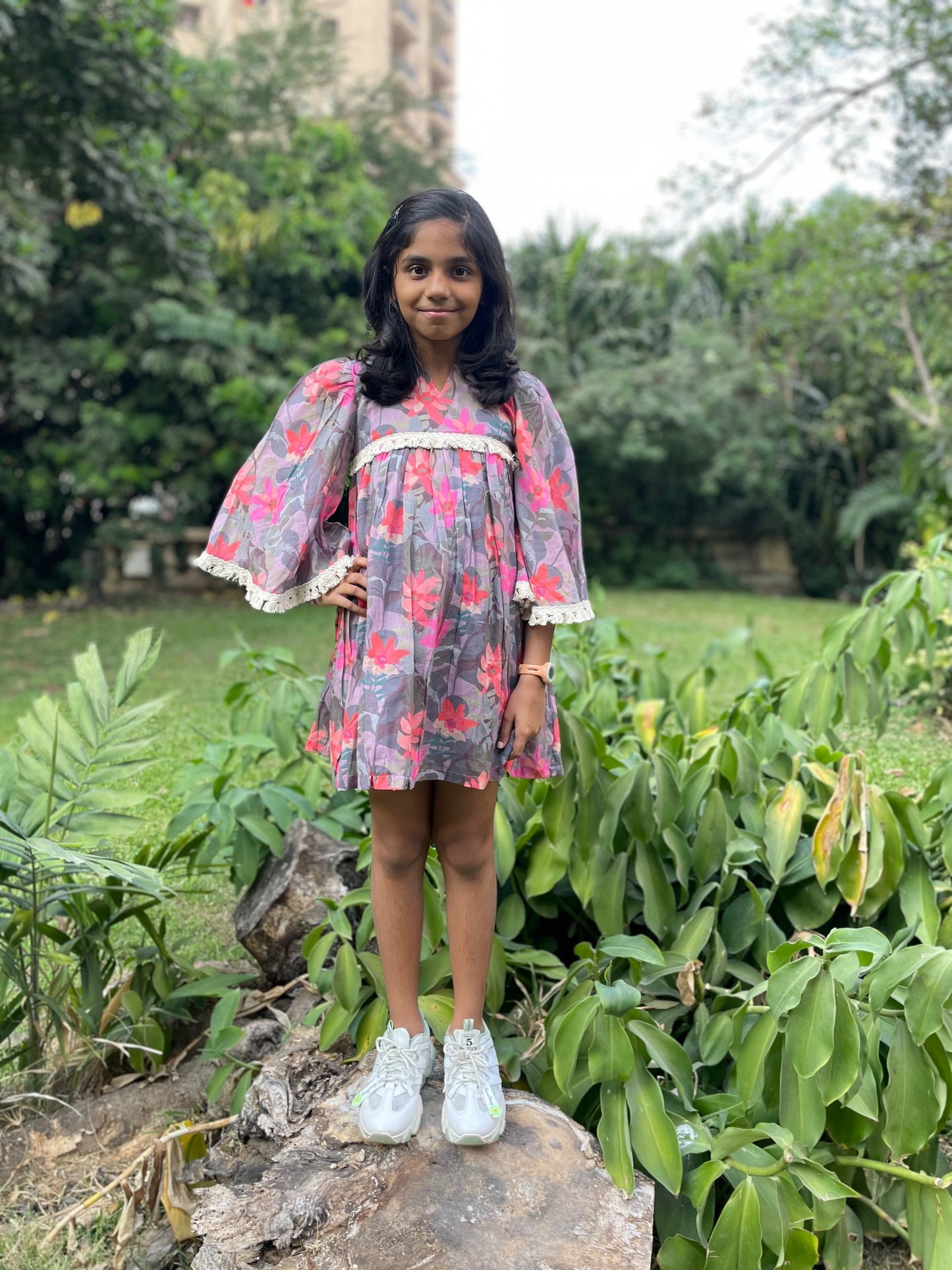 GREY FLORAL BOXY DRESS